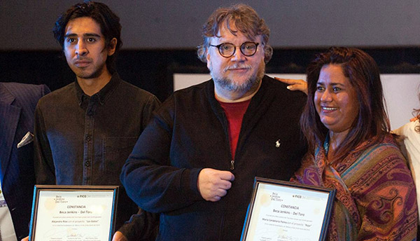 Se entregaron por primera vez becas apadrinadas por Del Toro