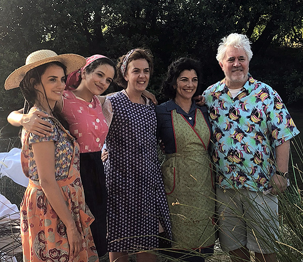 Almodóvar, con actrices de "Dolor y gloria"