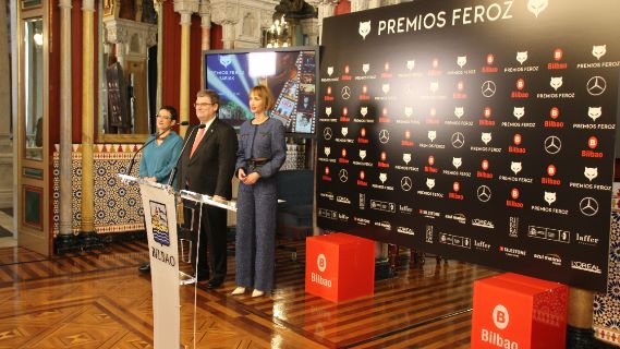 María Guerra, Juan Mari Aburto e Ingrid García-Jonsson en la presentación de los Premios Feroz (MQ)
